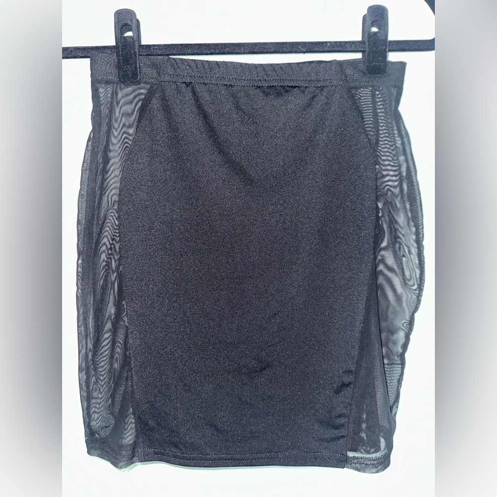 Mesh mini skirt